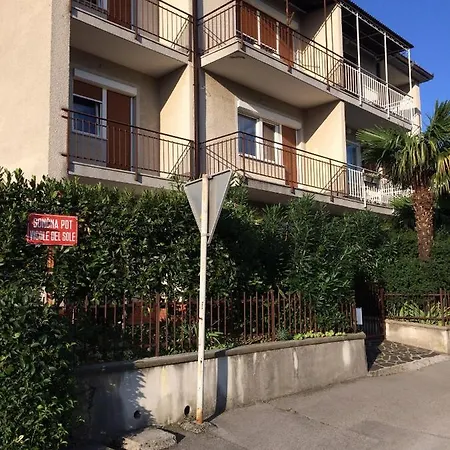Hotel And Lia Izola