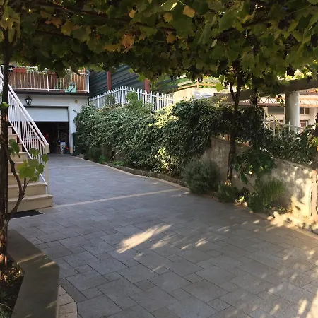 And Lia Hotel Izola