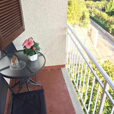 And Lia Hotel